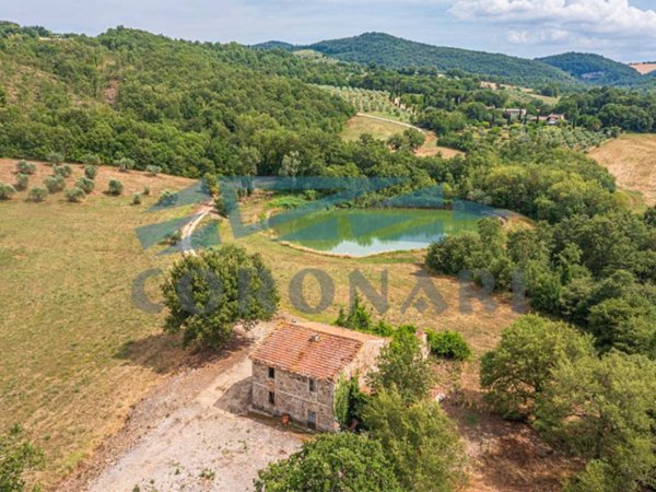 casa indipendente in vendita a Todi in zona Izzalini