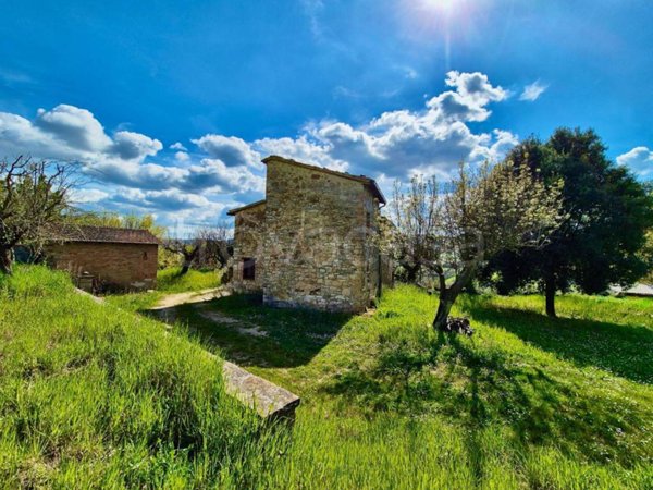 casa indipendente in vendita a Todi in zona Vasciano