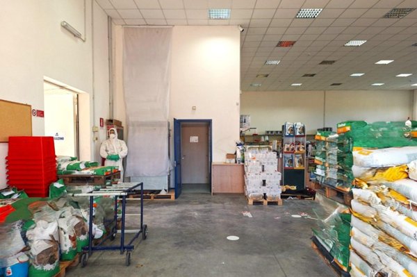 locale commerciale in vendita a Todi in zona Ponterio