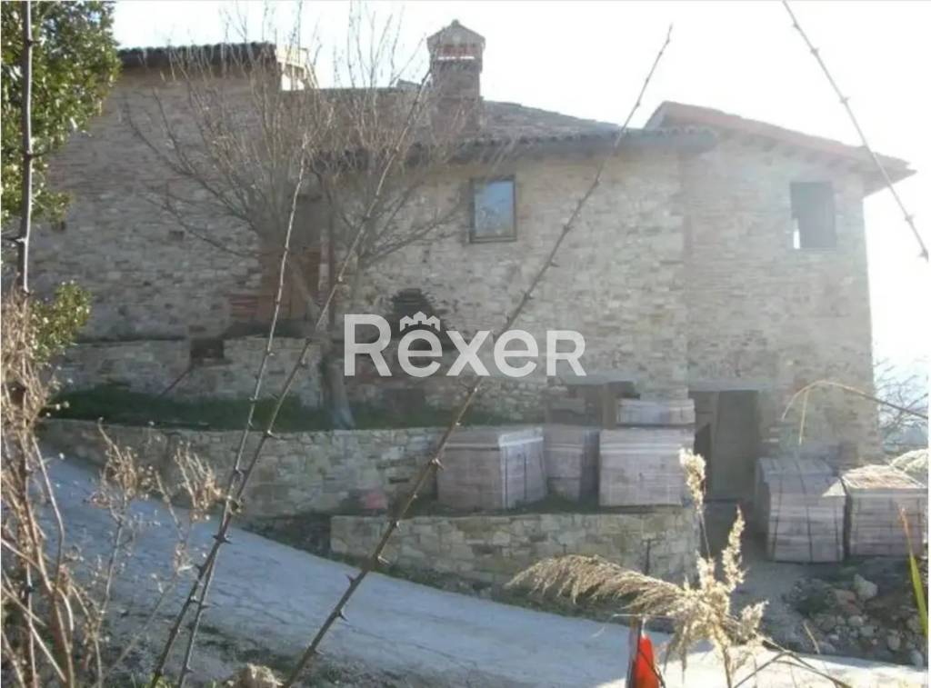 casa indipendente in vendita a Todi