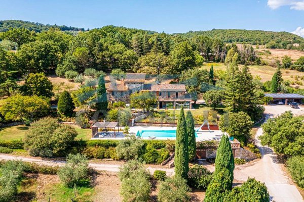 casale in vendita a Todi in zona Quadro