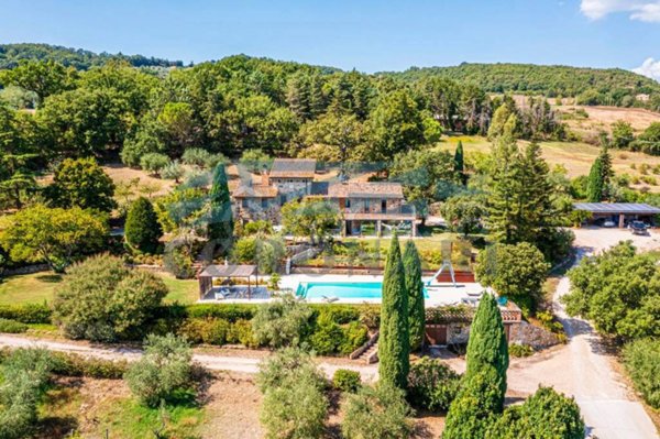 casa indipendente in vendita a Todi in zona Quadro