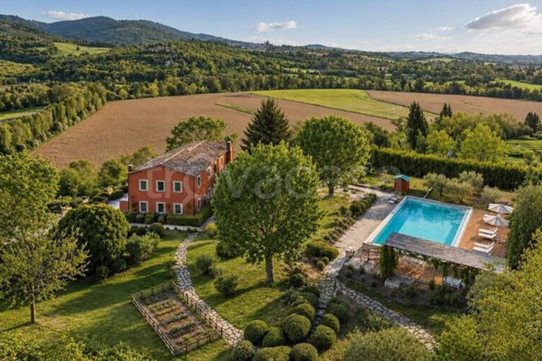 casa indipendente in vendita a Todi