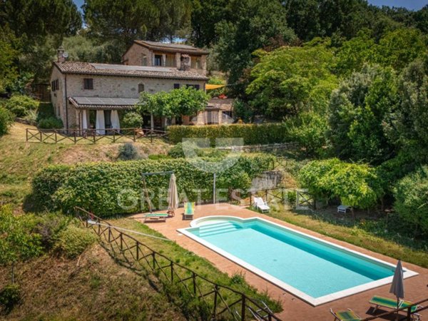 casa indipendente in vendita a Todi in zona Frontignano