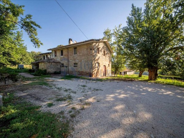 casa indipendente in vendita a Todi in zona Rosceto