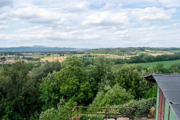 casa indipendente in vendita a Torgiano