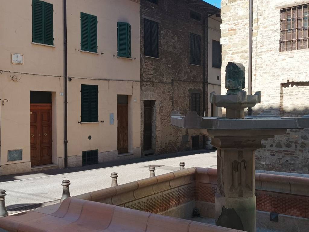 casa indipendente in vendita a Torgiano
