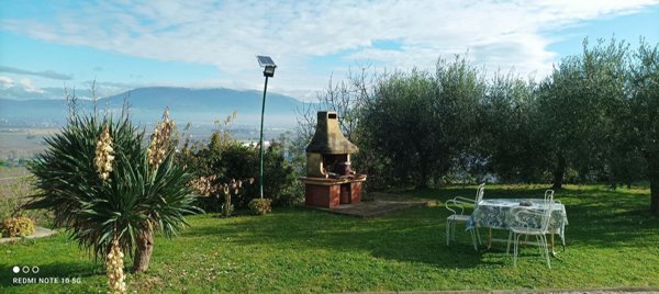 casa indipendente in vendita a Torgiano
