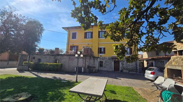 casa indipendente in vendita a Torgiano