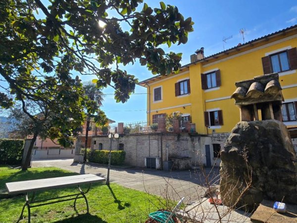 intera palazzina in vendita a Torgiano