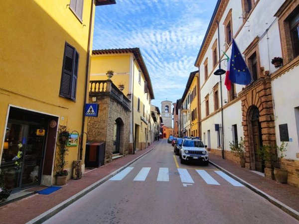 negozio in vendita a Torgiano