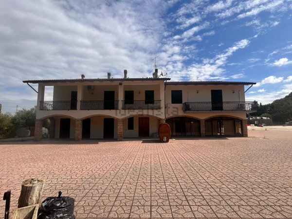 casa indipendente in vendita a Torgiano