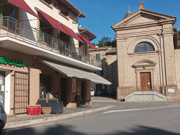 negozio in vendita a Torgiano