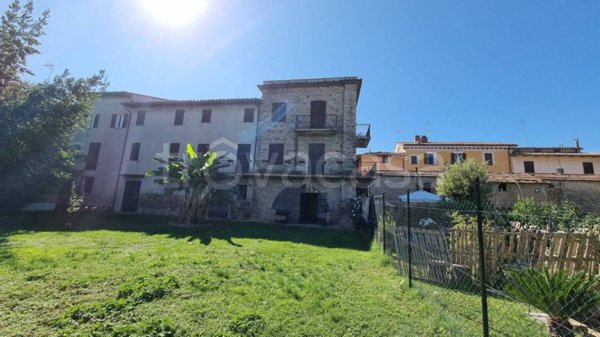 casa indipendente in vendita a Torgiano