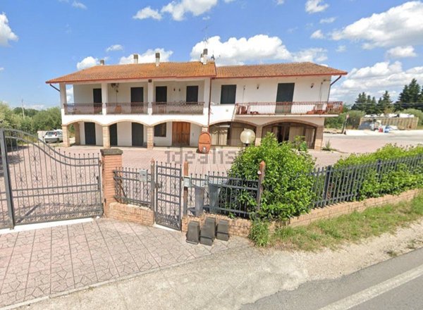 casa indipendente in vendita a Torgiano