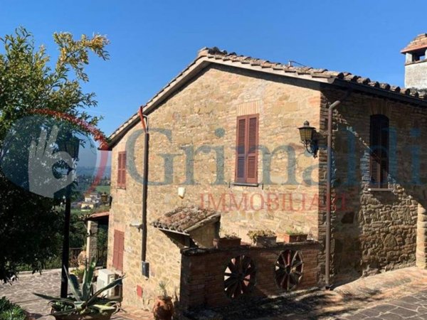 casa indipendente in vendita a Torgiano