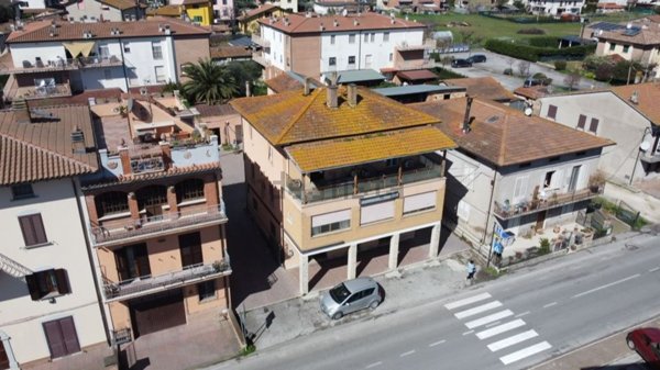 casa indipendente in vendita a Torgiano