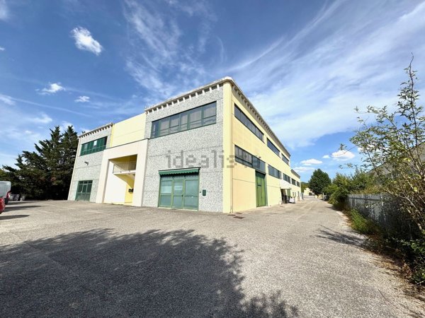 ufficio in vendita a Torgiano