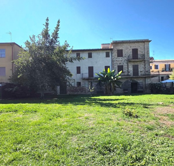 casa indipendente in vendita a Torgiano
