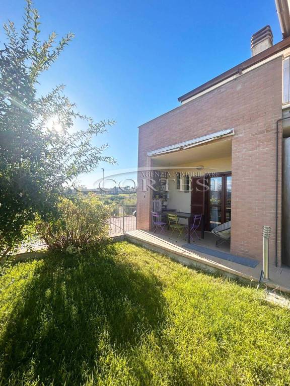 casa indipendente in vendita a Torgiano