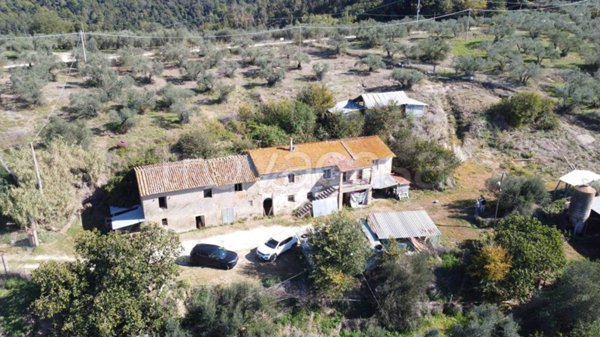 casa indipendente in vendita a Torgiano