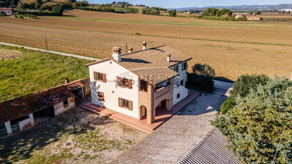 casale in vendita a Torgiano