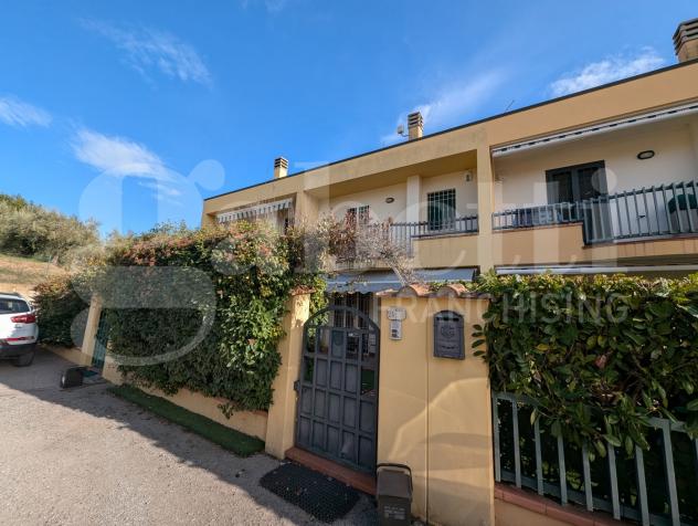 casa indipendente in vendita a Torgiano