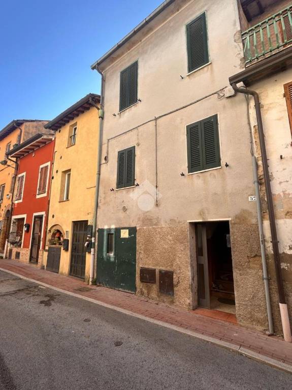 casa indipendente in vendita a Torgiano