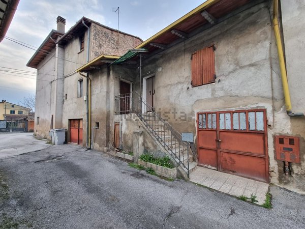 casa indipendente in vendita a Torgiano in zona Fornaci
