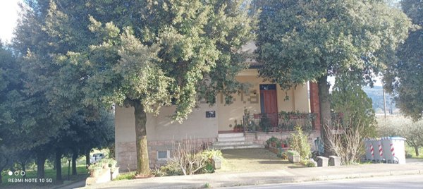 casa indipendente in vendita a Torgiano