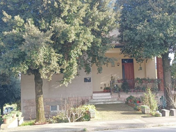 casa indipendente in vendita a Torgiano