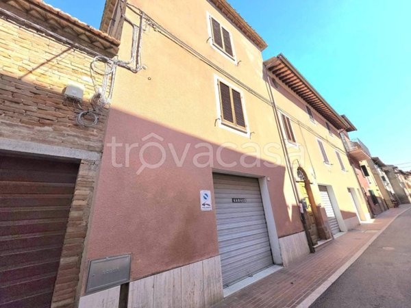 casa indipendente in vendita a Torgiano