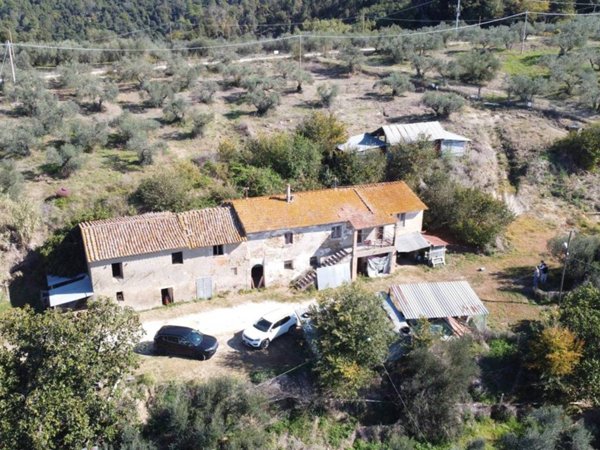 casa indipendente in vendita a Torgiano