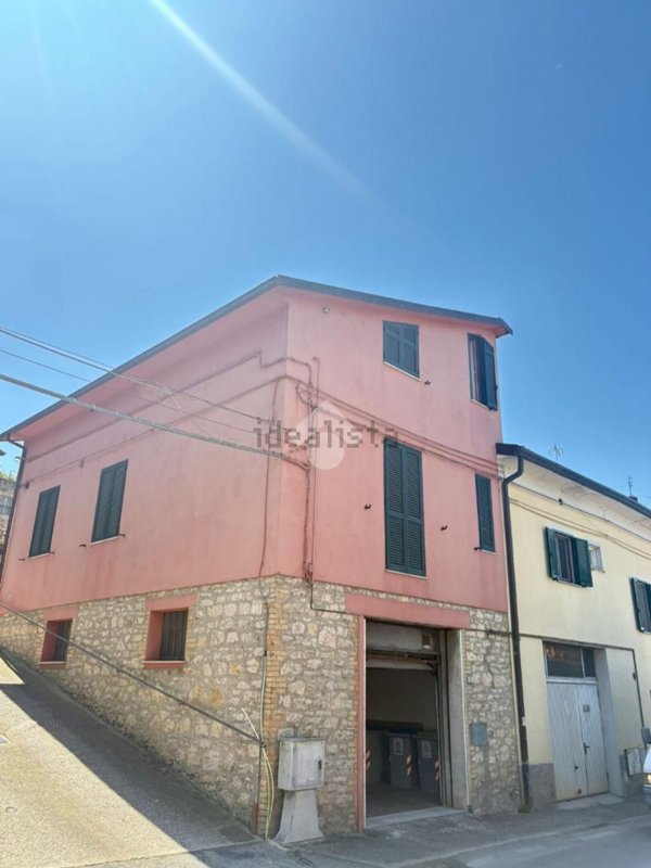 appartamento in vendita a Torgiano in zona Pontenuovo