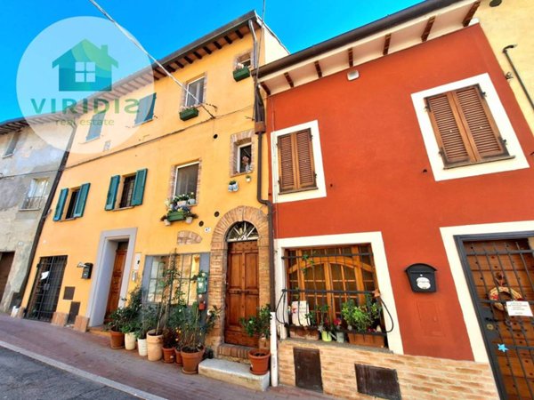 casa indipendente in vendita a Torgiano