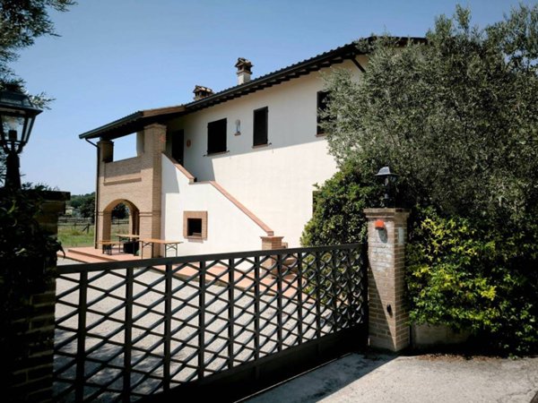 casa indipendente in vendita a Torgiano in zona Brufa