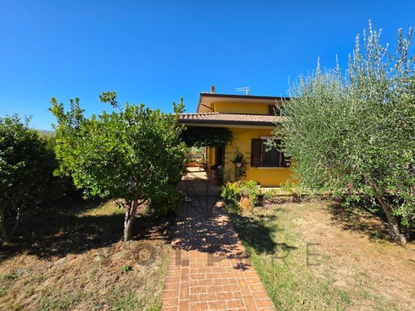casa indipendente in vendita a Torgiano in zona Brufa