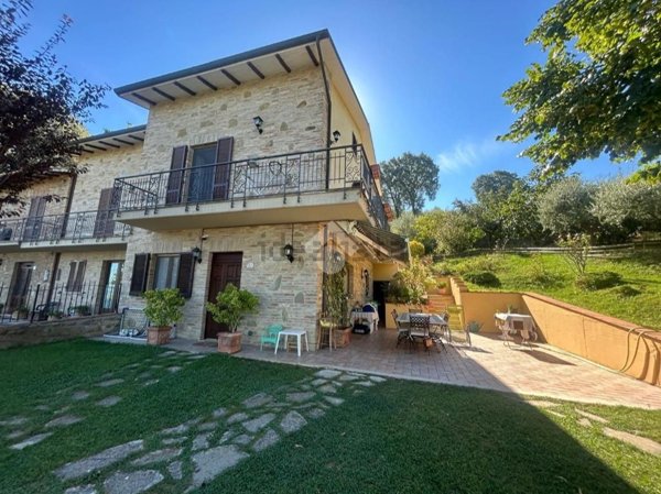 appartamento in vendita a Torgiano in zona Pontenuovo