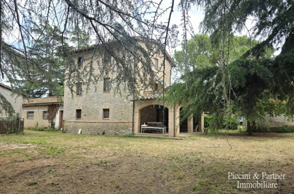 casa indipendente in vendita a Torgiano