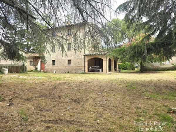 casa indipendente in vendita a Torgiano
