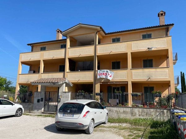 appartamento in vendita a Trevi