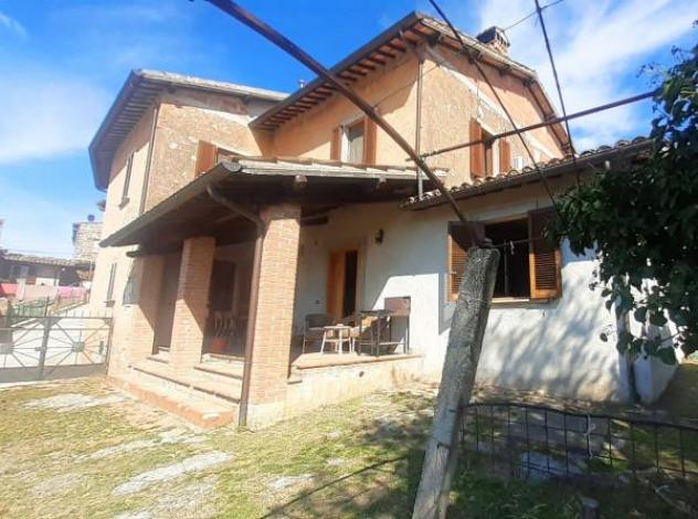 appartamento in vendita a Trevi in zona Bovara
