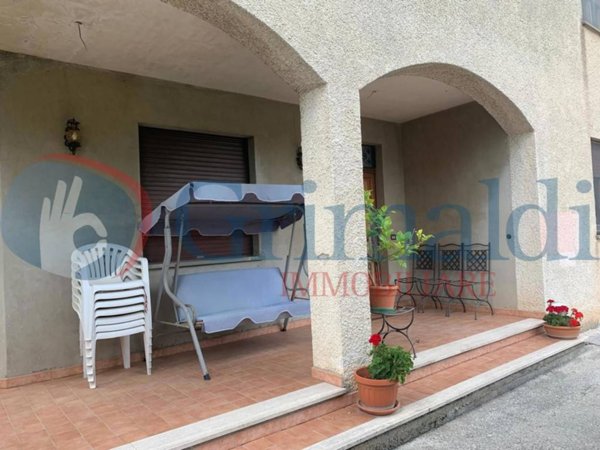 casa indipendente in vendita a Trevi