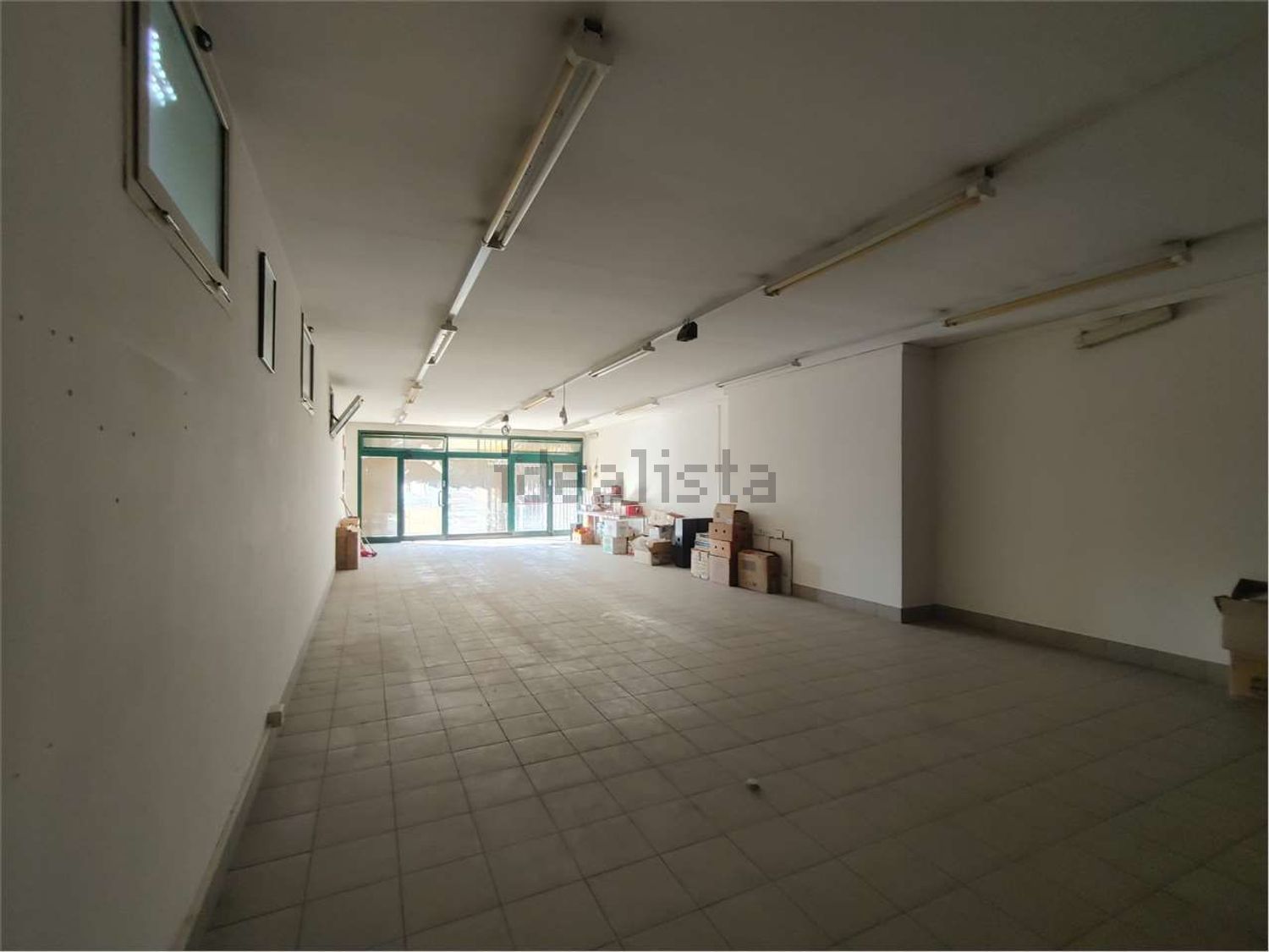 locale commerciale in vendita a Trevi