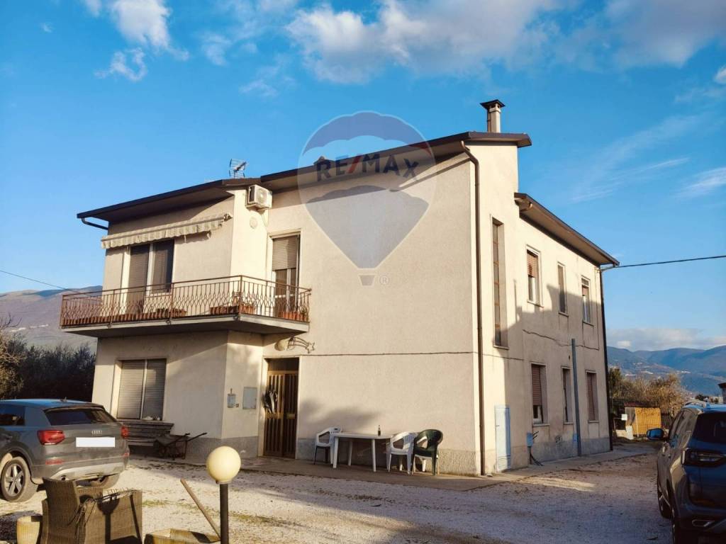 appartamento in vendita a Trevi