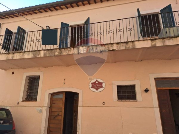 casa indipendente in vendita a Trevi