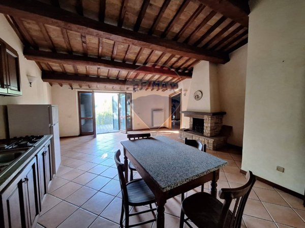 casa indipendente in vendita a Trevi