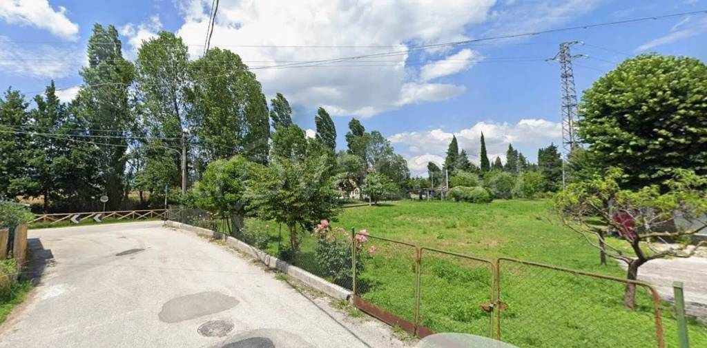 terreno agricolo in vendita a Trevi