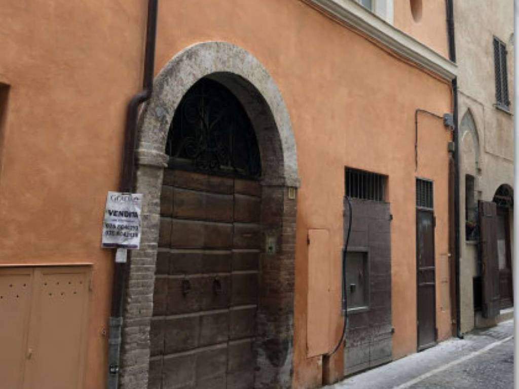 ufficio in vendita a Trevi