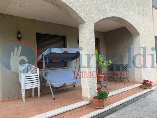 casa indipendente in vendita a Trevi